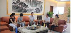 2013年8月区经促局领导走访会员企业
